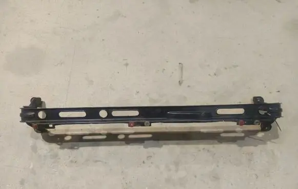 Ford Focus C-MAX Radiator mount bracket 