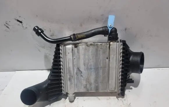 Mercedes-Benz A W176 Intercooler radiator A1330900014