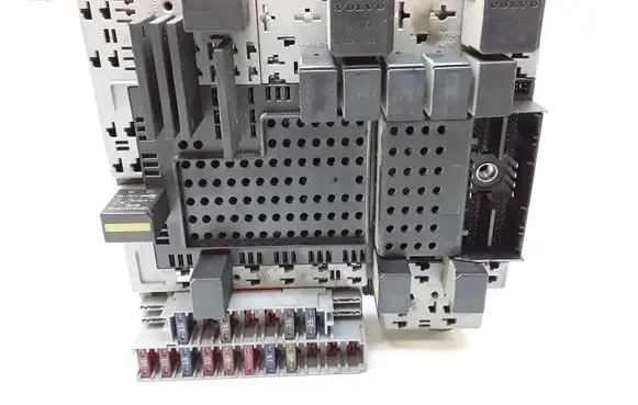 Volvo V70 Fuse module 30679527 08696098