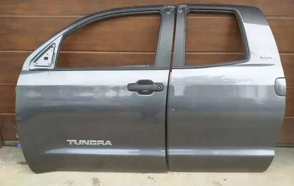 Toyota Tundra II Front door
