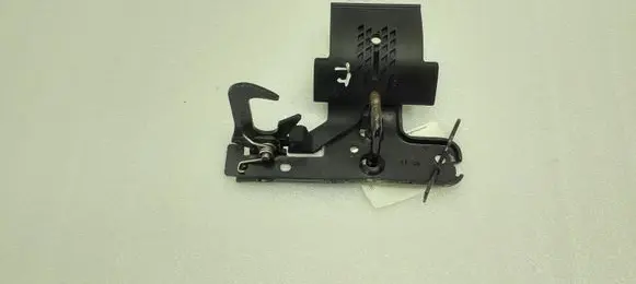 Audi TT TTS Mk2 Engine bonnet/hood lock/catch 8J0823480C