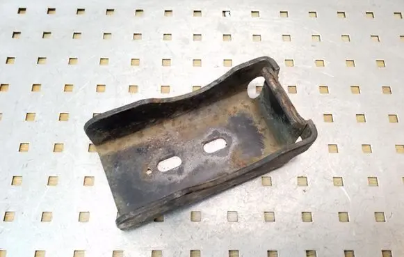 Iveco Daily 35 - 40.10 Engine mounting bracket