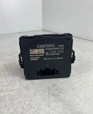 Audi A3 S3 8V Gateway control module 5Q0907530AC 5Q0907530M A2C93831002B