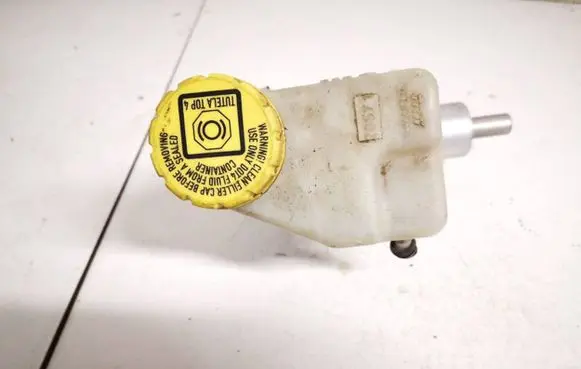 Brake fluid reservoir