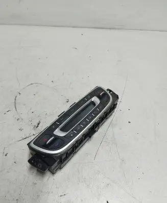 Renault Megane III Climate control unit T1001909K
