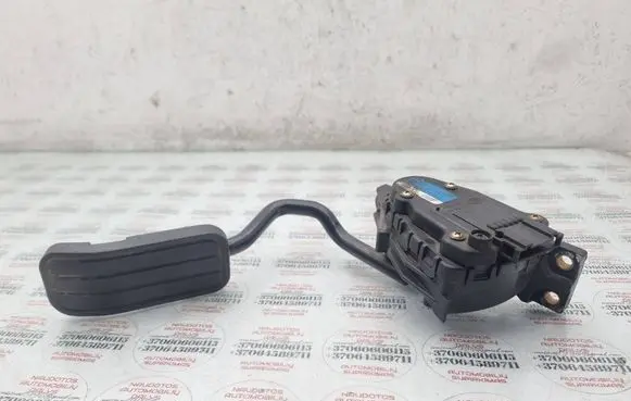 Volkswagen Sharan Accelerator throttle pedal 7M3723507B