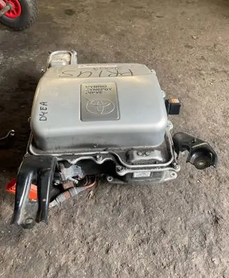 Toyota Prius (XW20) Voltage converter inverter G920047120 0J07WB048