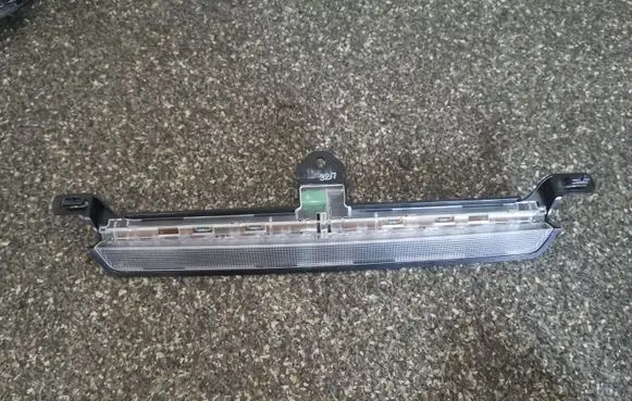Volvo V70 Third/center stoplight 8658948