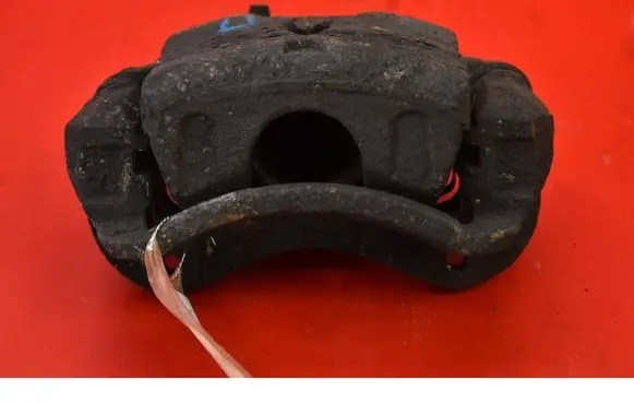 Hyundai i40 Front brake caliper