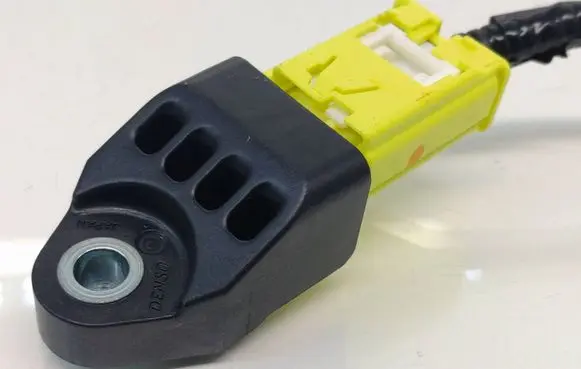 Toyota Auris E180 Airbag deployment crash/impact sensor 8983102140