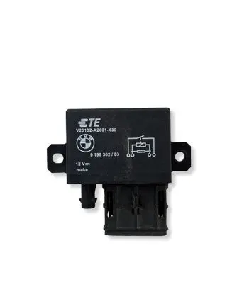 BMW X5 F15 Coolant fan relay 9198302 V23132A2001X30