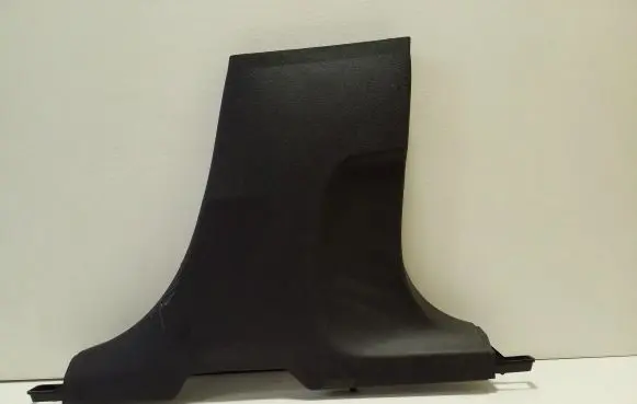 (B) pillar trim (bottom)