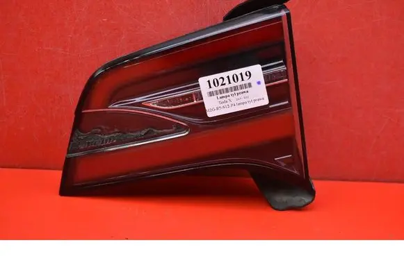 Tesla Model X Rear/tail lights 1034337-00-A