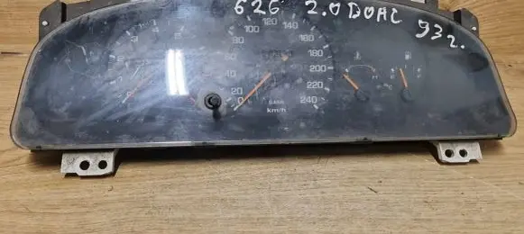 Mazda MX-6 Speedometer (instrument cluster) GA5RA