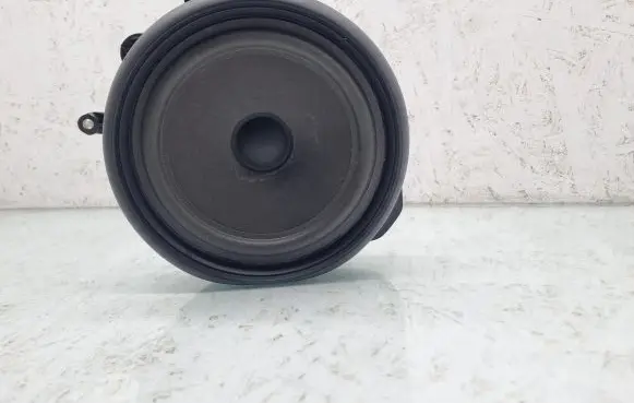 Audi A4 S4 B7 8E 8H Front door speaker 8E0035411