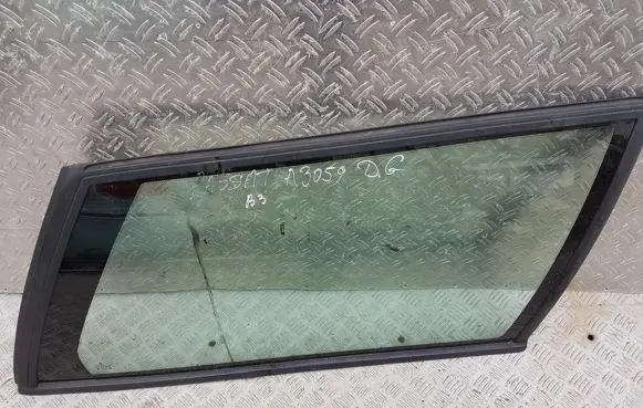 Volkswagen PASSAT B3 Rear side window
