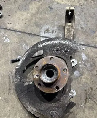 Front wheel hub