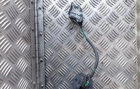 Fuel tank cap lock