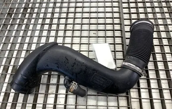 Opel Vectra C Air intake hose/pipe 55558950