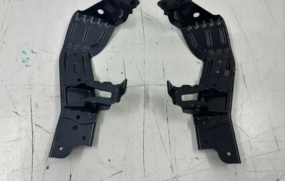 Seat Leon IV Fender mounting bracket 5FA821168