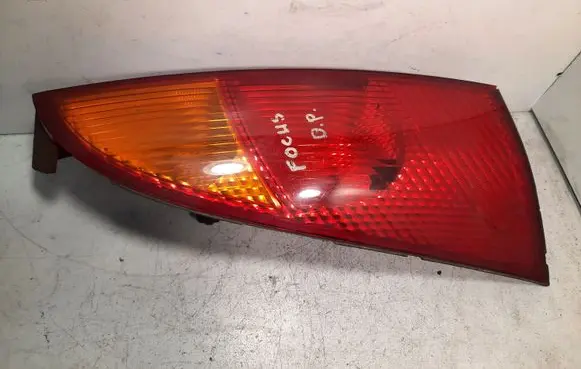 Ford Focus Rear/tail lights XSX13404 CW170R