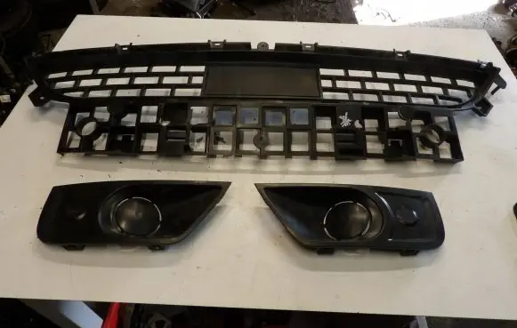 Renault Master III Front bumper lower grill