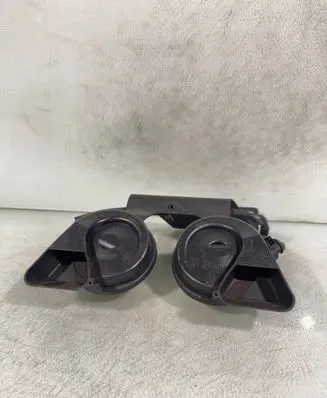 Audi A6 S6 C6 4F Horn signal 4f0951229