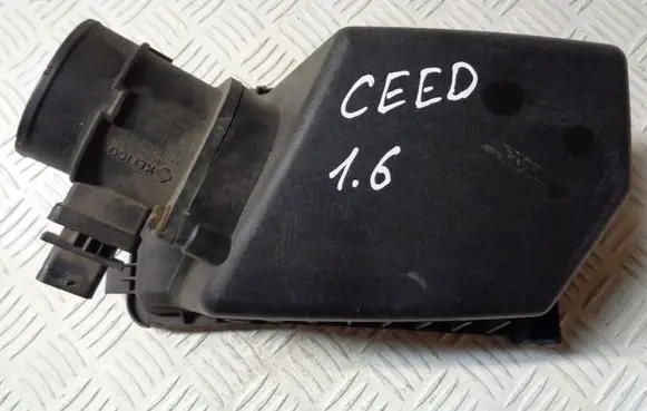 KIA Ceed Air filter box cover 281642A500 28111A5800