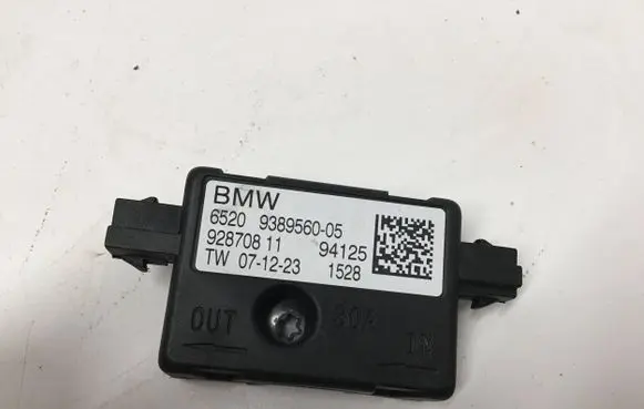 BMW X3 G01 Aerial antenna amplifier 9389560