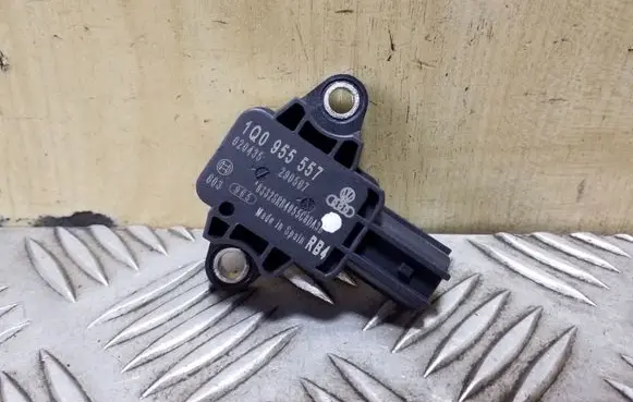Volkswagen Eos Airbag deployment crash/impact sensor 1Q0955557