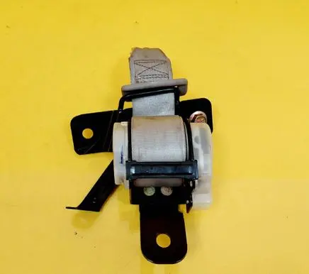 Hyundai Terracan Middle seatbelt (rear) 