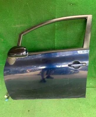 Toyota Auris 150 Front door