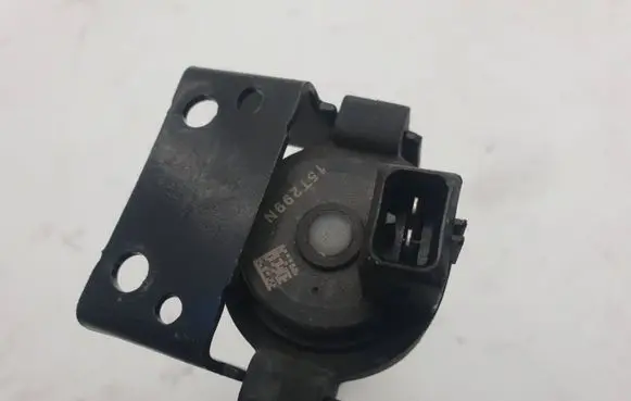 BMW 2 F22 F23 Valve vacuum 7636142