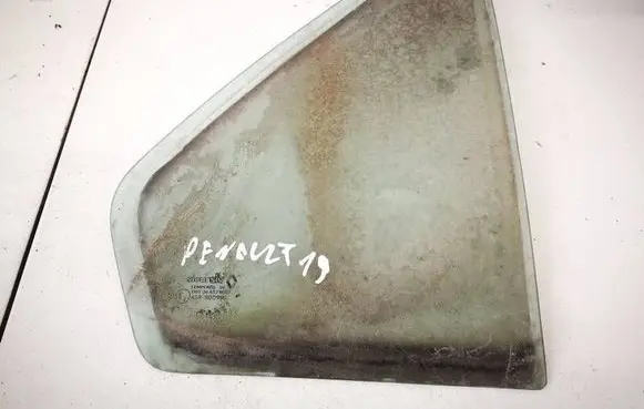 Renault 19 Rear vent window glass as2