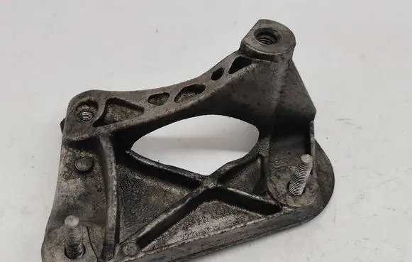 BMW 7 E65 E66 Engine mounting bracket 6758427 22116758427