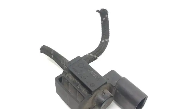 Audi A4 S4 B7 8E 8H Turbo solenoid valve 037906283C
