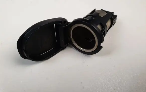 Renault Scenic III - Grand scenic III 12 V Socket (front) 