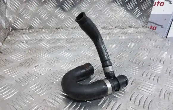 Mercedes-Benz Vito Viano W639 Engine coolant pipe/hose A6398329023