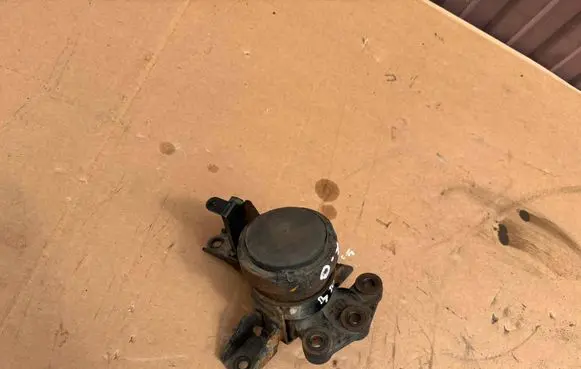 Suzuki SX4 Engine mount vacuum valve 131313