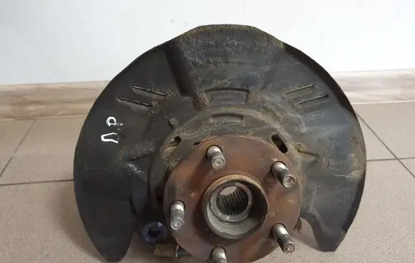 Front wheel hub