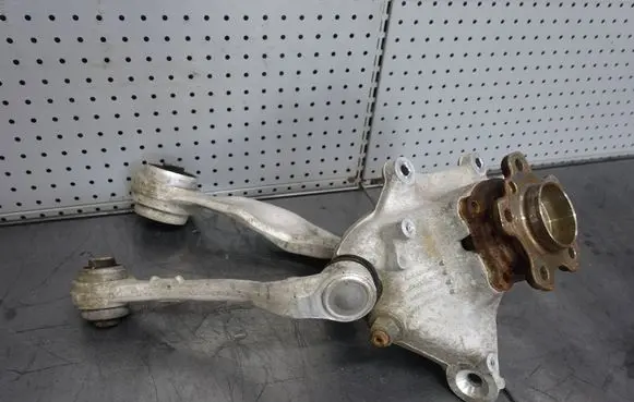 BMW 4 G22 G23 G24 G26 Front wheel hub spindle knuckle 6893260 6893262-02