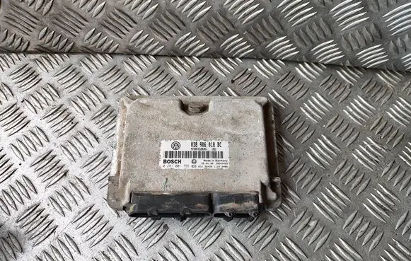 Skoda Octavia Mk1 (1U) Engine control unit/module 038906018BC 0281001755