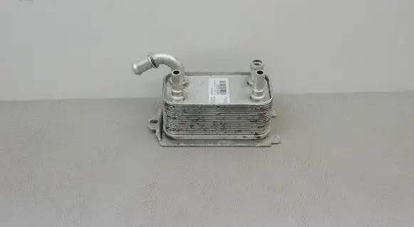 Volvo V60 Engine oil radiator 30792231