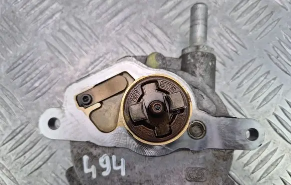 Mercedes-Benz C W204 Vacuum pump A2712301665