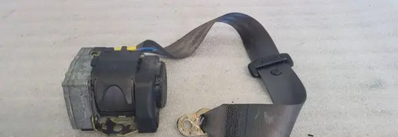Audi A6 S6 C5 4B Rear seatbelt 4B9857805 33025788