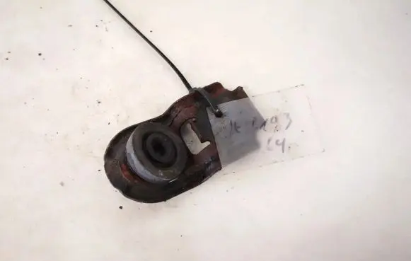 Subaru Legacy Radiator mount bracket