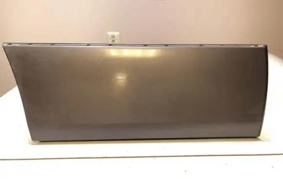 Rear door trim (molding)