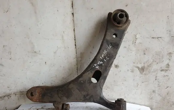 Subaru Impreza III Front lower control arm/wishbone