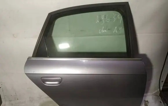Audi A4 S4 B7 8E 8H Rear door pilkos