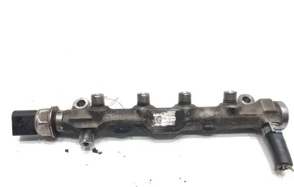 Volkswagen PASSAT B8 Fuel main line pipe 